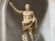 War Kaiser Augustus ein 'performative male'?